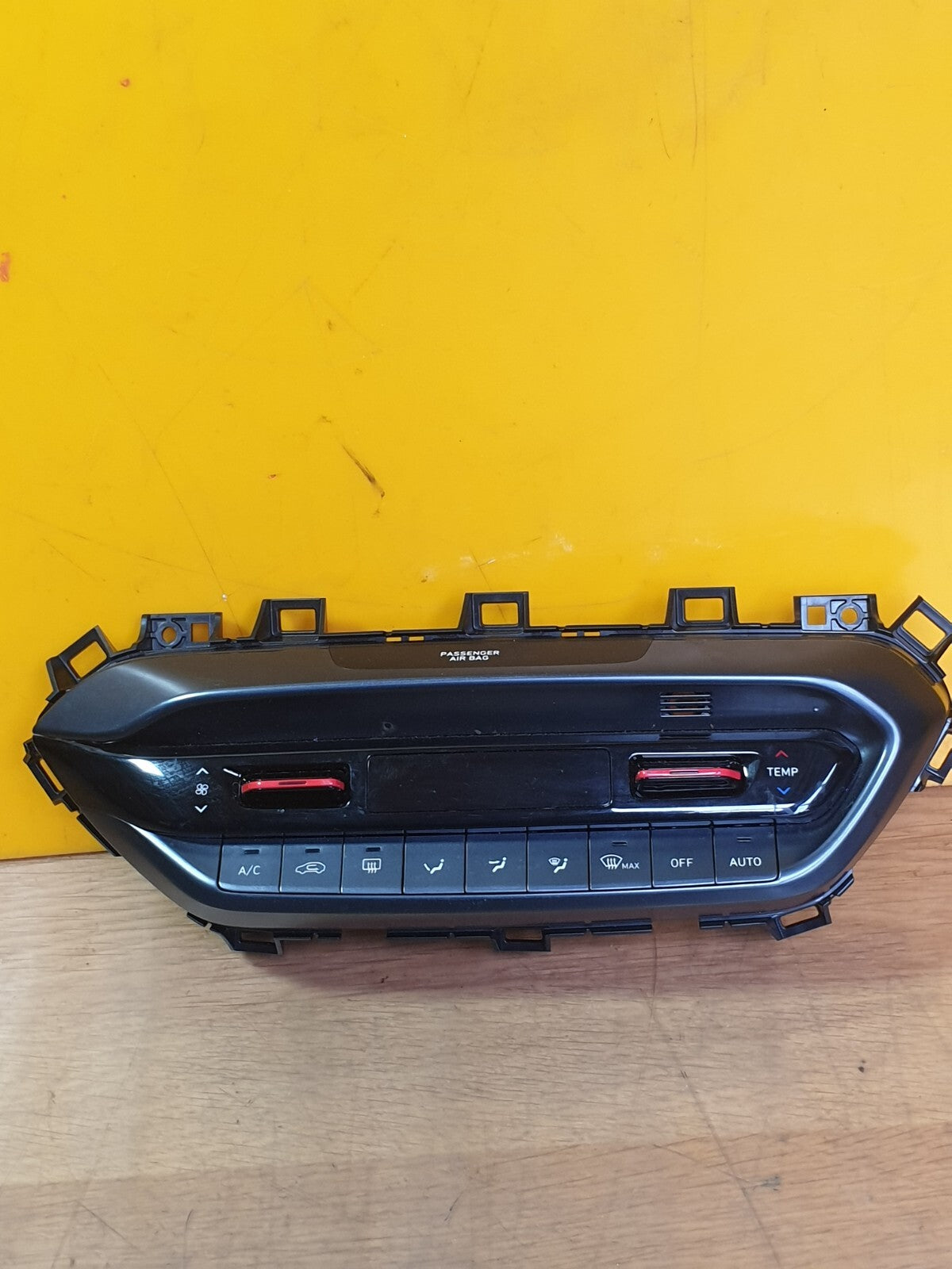 ✅Hyundai I20 N Line 2023 1.0 Petrol A/C Heater Climate Control Switch 97250Q0700 - Image 1