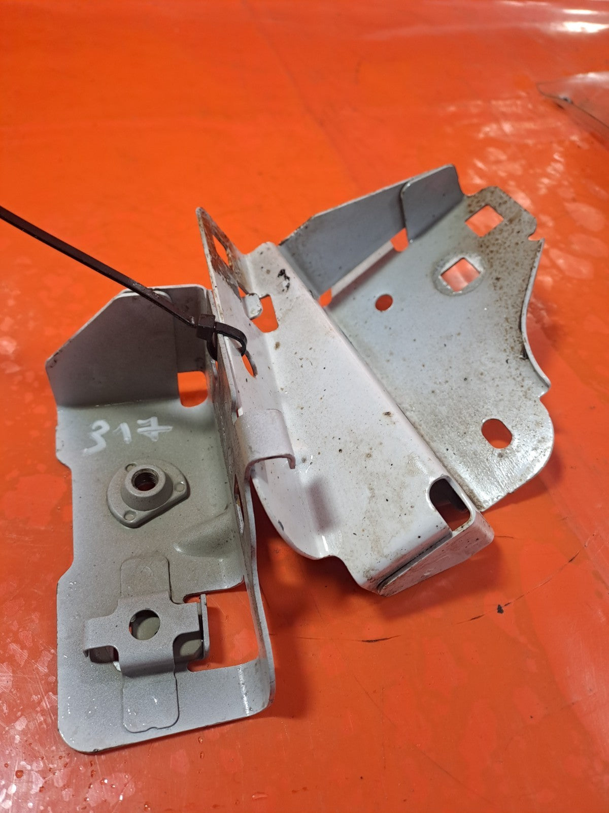 ✅RENAULT ZOE DYNAMIQUE 2015 FRONT RIGHT WING BRACKETS 620435786R Warranty A317 - Image 1