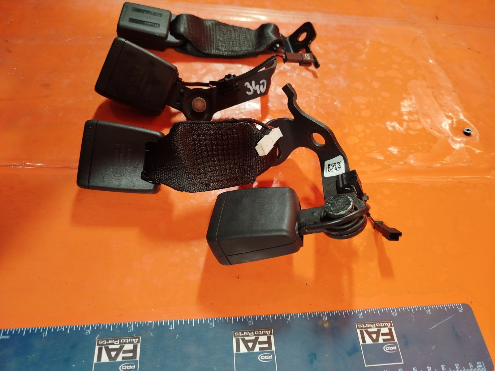 ✅BMW G20 330E 2.0 PETROL 2023 REAR SEAT BELT BUCKLES 7442031 7442030 635756500A - Image 3