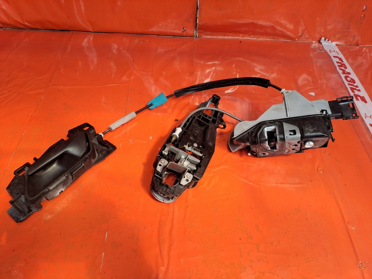 ✅Citroen Berlingo 650 1.5 Diesel 2020 Front Left Door Lock 16943582 Warranty - Image 2