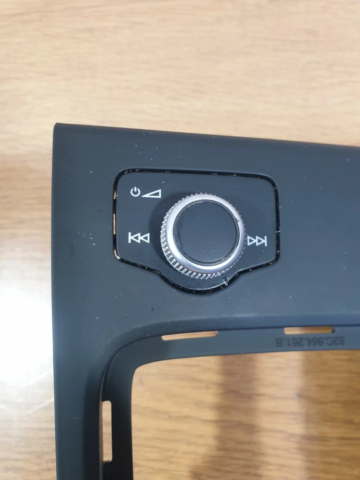 ✅Audi A1 Sport 1.0 Petrol 2020 Gear Selector Shifter Surround Trim 82C713463 - Image 3
