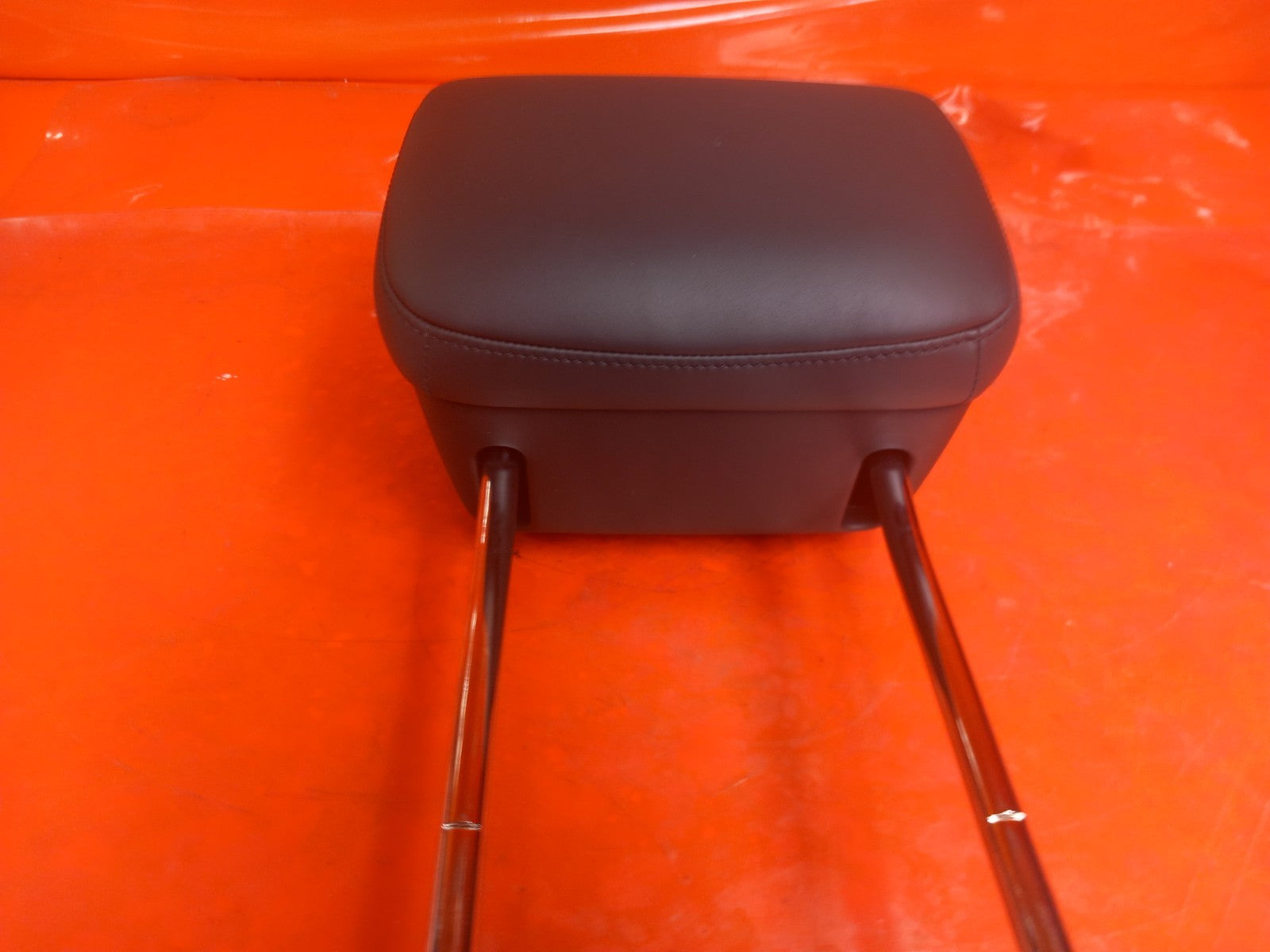 2025 Land Rover Defender L663 Front Right Seat Headrest Warranty A396 - Image 4