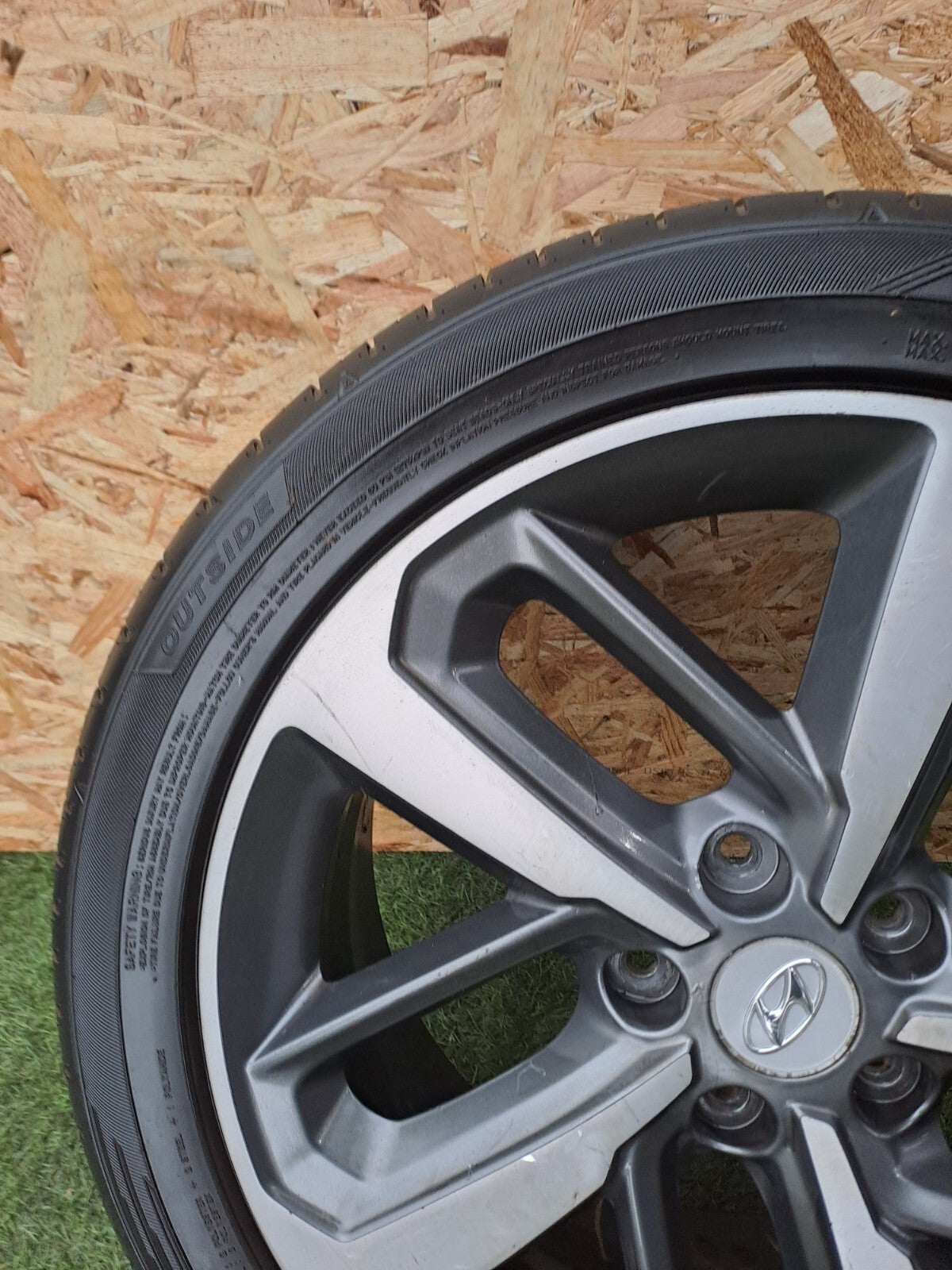 ✅2019 HYUNDAI KONA 1.0 PETROL ALLOY WHEEL WITH TYRE 235/45 R18 52910-j9300 - Image 3