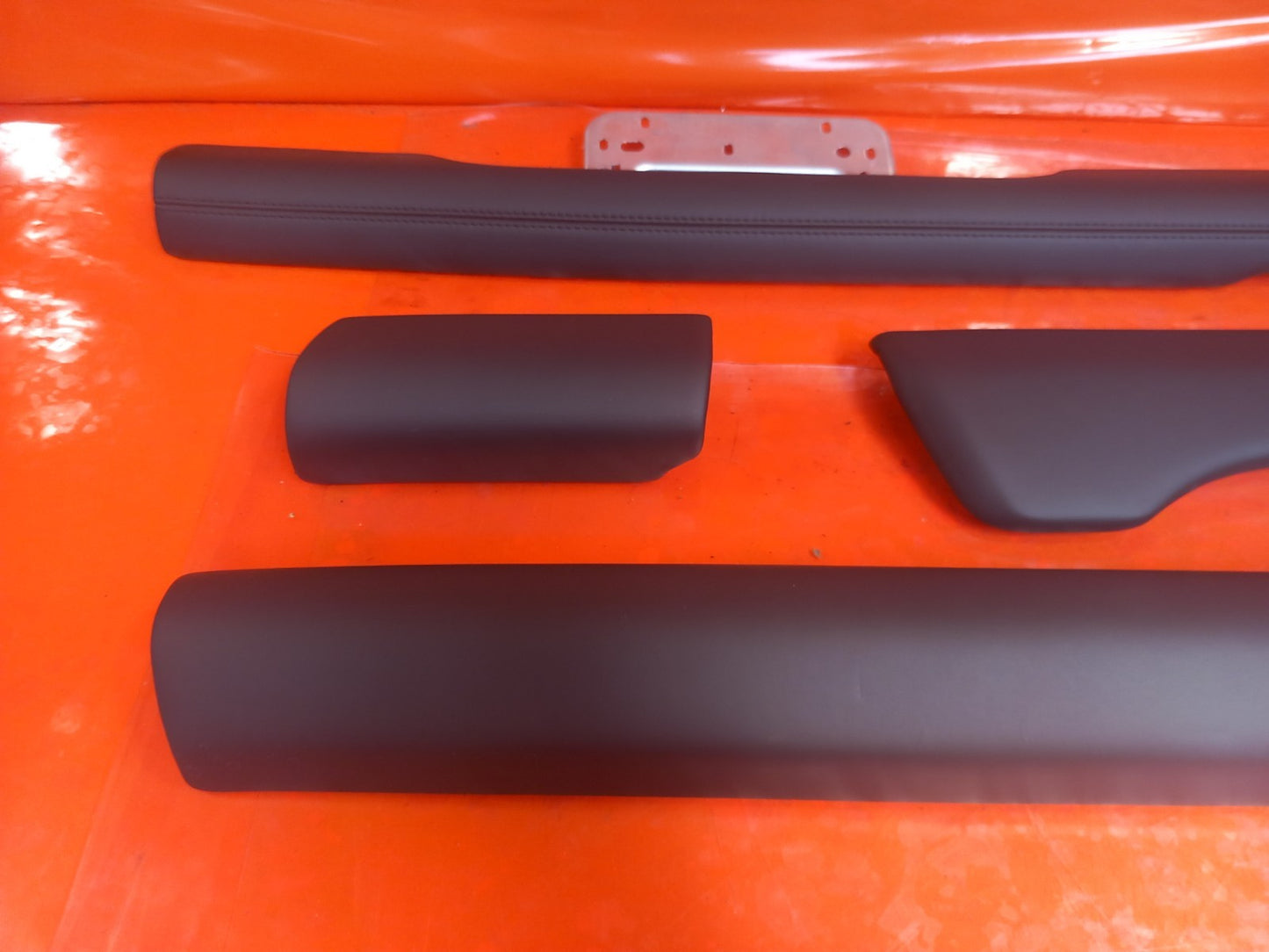 Land Rover Defender L663 3.0 Diesel 2025 Interior Trims L8B227407BC8PVJ Warranty - Image 10