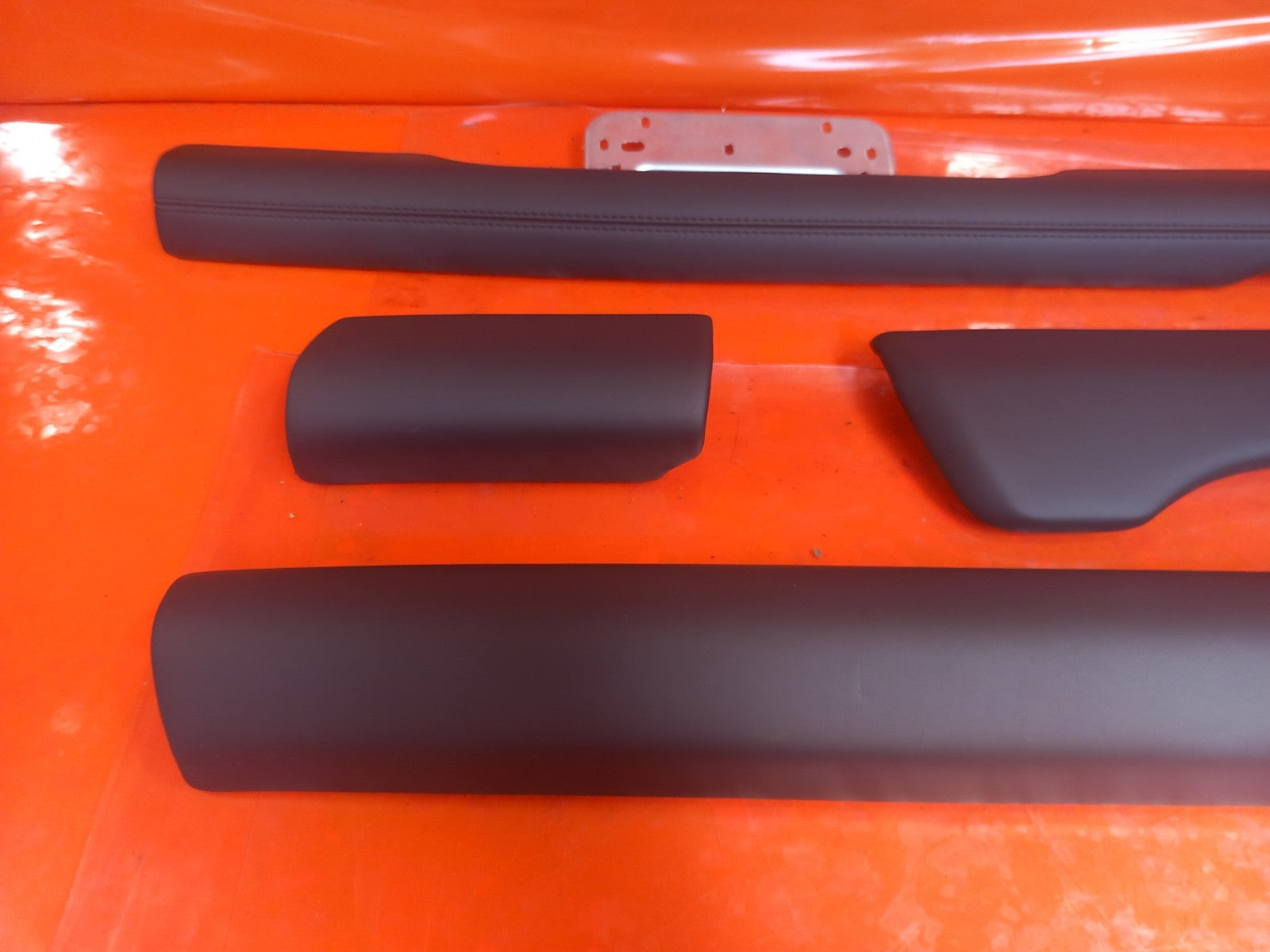 Land Rover Defender L663 3.0 Diesel 2025 Interior Trims L8B227407BC8PVJ Warranty - Image 10