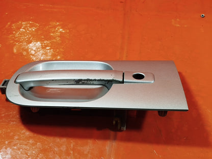 ✅2010 HYUNDAI I800 2.5D DOOR HANDLE FRONT RIGHT SILVER + WARRANTY A325 - Image 11