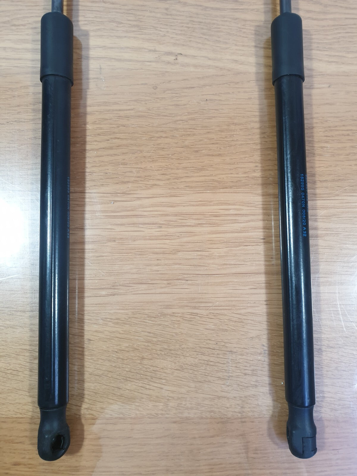 ✅2020 AUDI A1 SPORT 1.0P TAILGATE BOOT LID STRUTS PAIR 82A827552 + WARRANTY A203 - Image 4