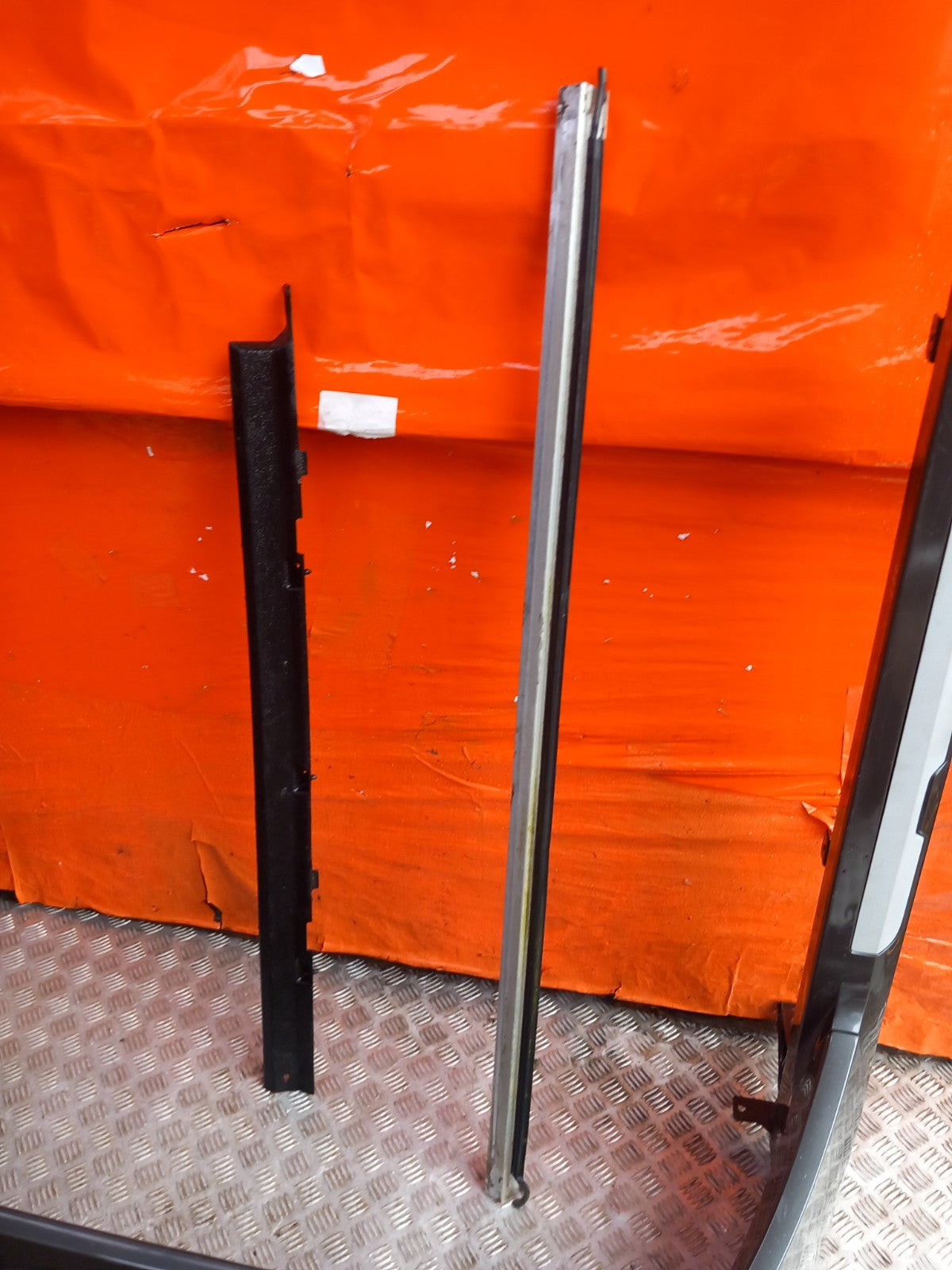 2017 Ford Ranger Wildtrak Spoiler w/ Sided Mouldings Warranty A401 - Image 6