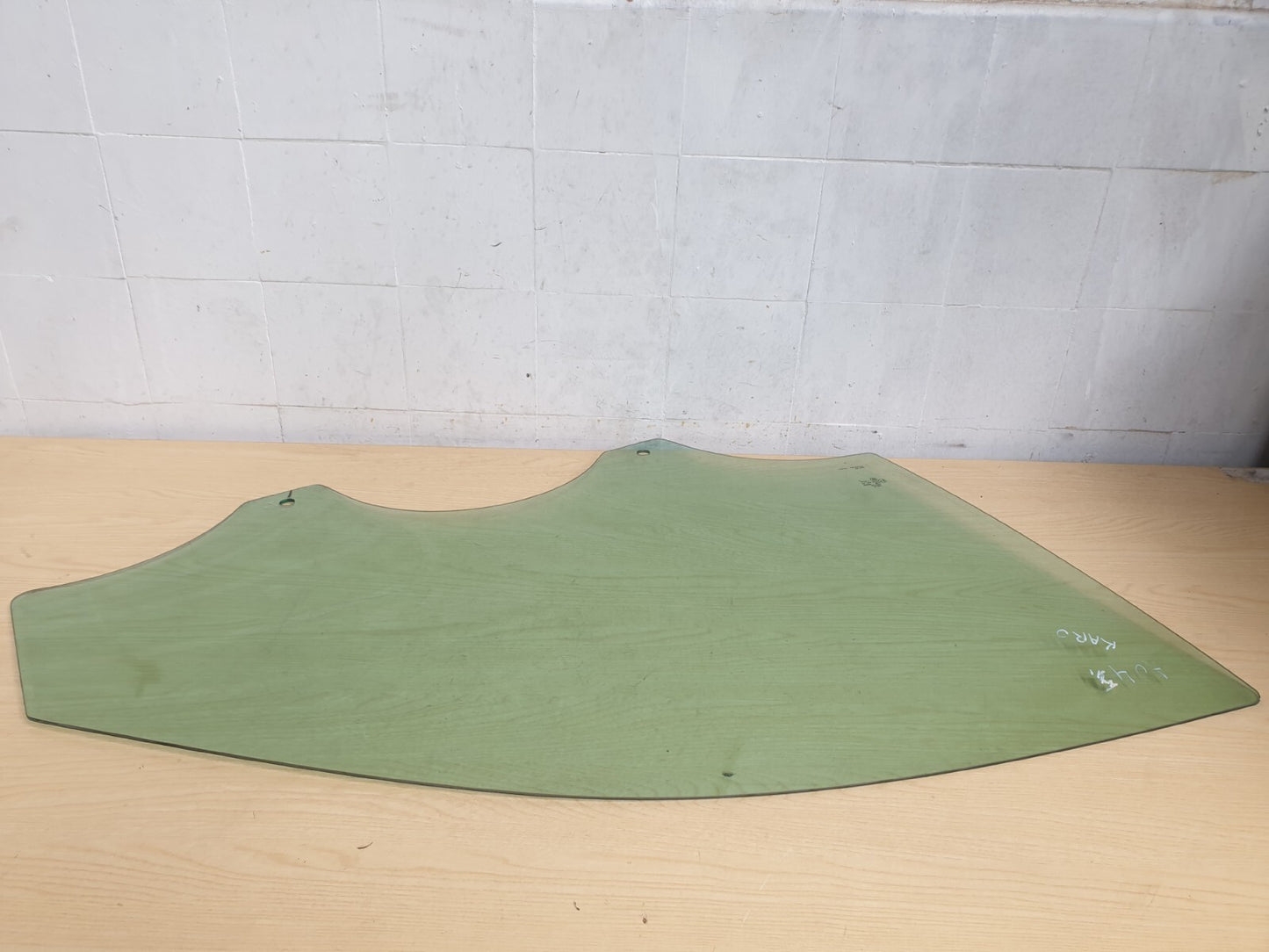 2020 SKODA KAROQ 1.0 TSI PETROL DOOR WINDOW GLASS FRONT RIGHT 575845202 A045 - Image 5