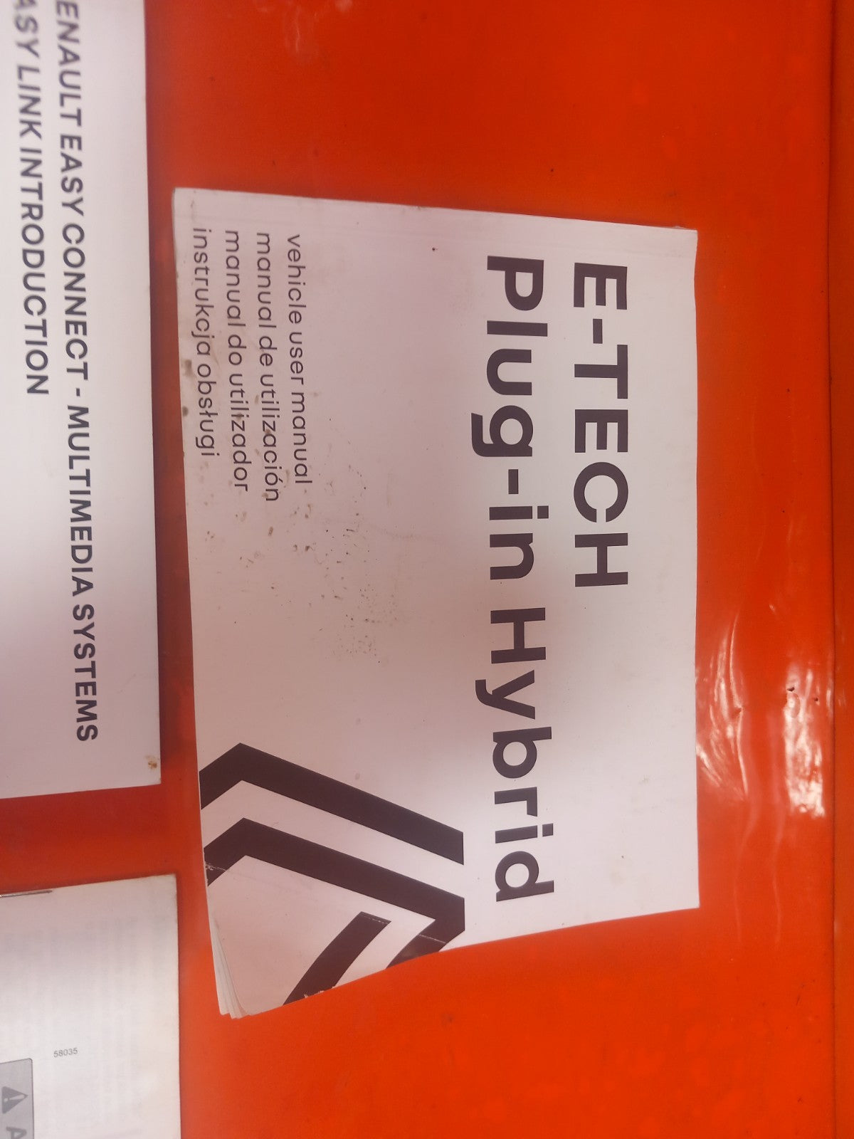 2023 Renault Captur II Owners Handbook Manual and Wallet Warranty A392 - Image 2