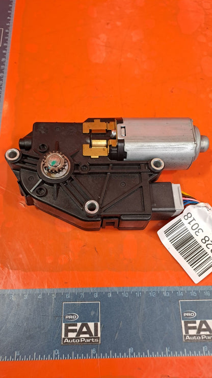KIA XCEED 1.5 PETROL 2021 ELECTRIC SUNROOF MOTOR K8110-J7000 81680-J7900 A228 - Image 1
