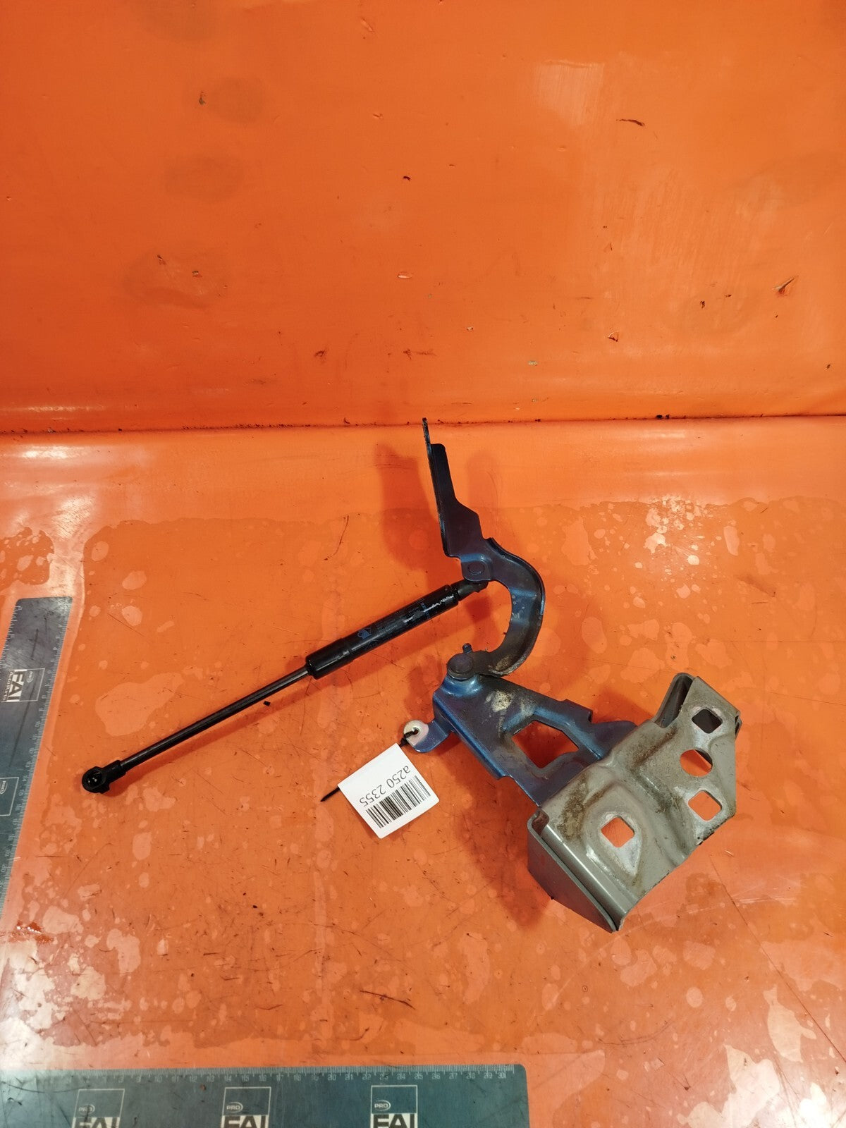 ✅2015 RENAULT TRAFIC MK3 SL27 FRONT LEFT BONNET HINGE & STRUT 654706643R A250 - Image 5