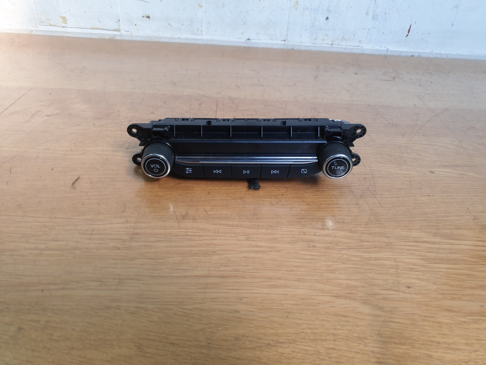 FORD FOCUS ACTIVE X 1.0 PETROL 2021 MULTIMEDIA RADIO CONTROL SWITCH PANEL A212 - Image 1