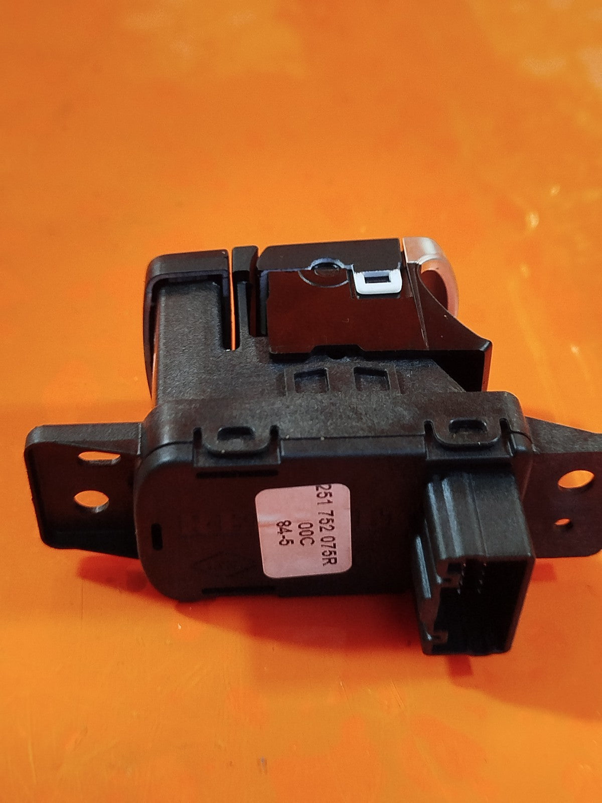 ✅RENAULT CLIO V 1.6 PETROL 2025 HANDBRAKE PARKING BRAKE CONTROL SWITCH Warranty - Image 3
