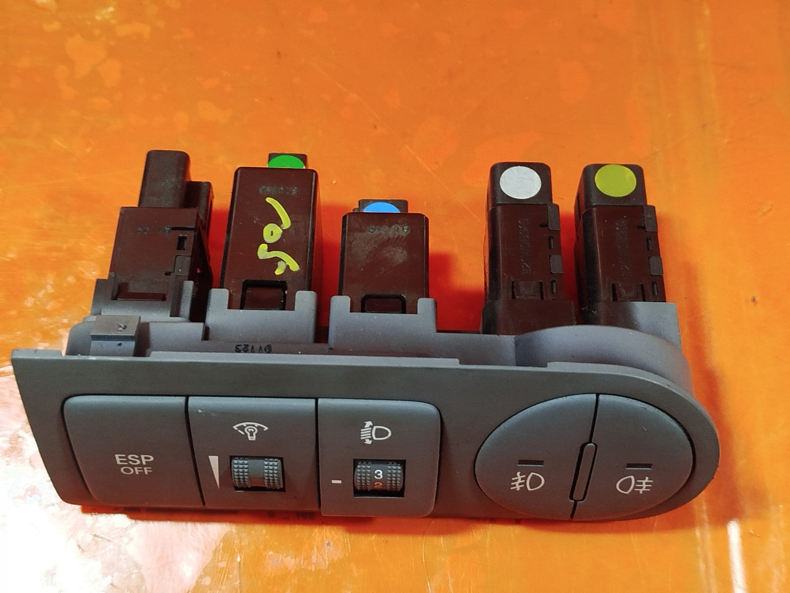 ✅2010 HYUNDAI I800 HEADLIGHT ADJUSTMENT SWITCHES 93310-4H950 + WARRANTY A325 - Image 2