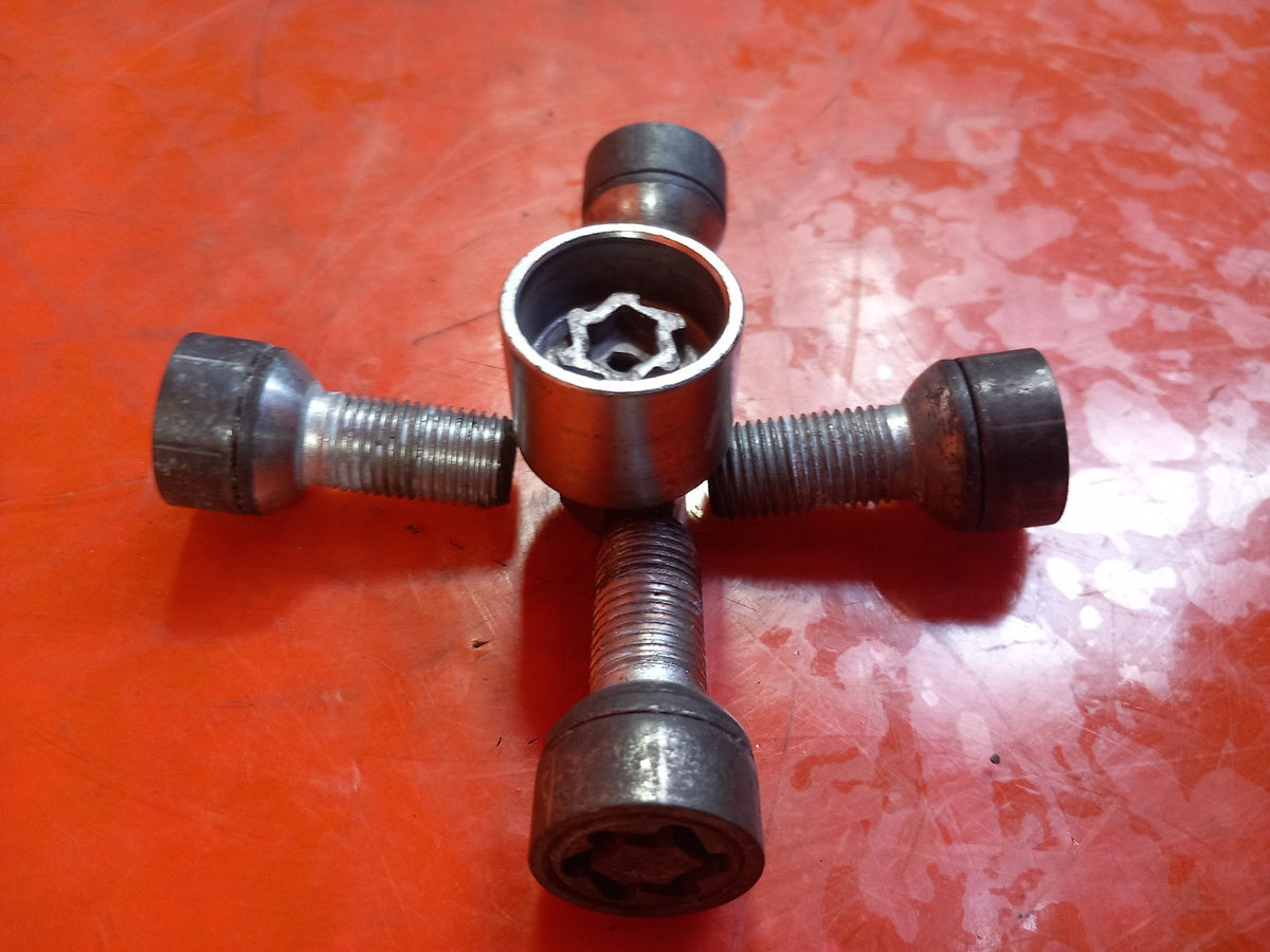 ebay-src:https://i.ebayimg.com/00/s/mtiwmfgxnjaw/z/5zqaaesw6glqffq5/$_57.jpg