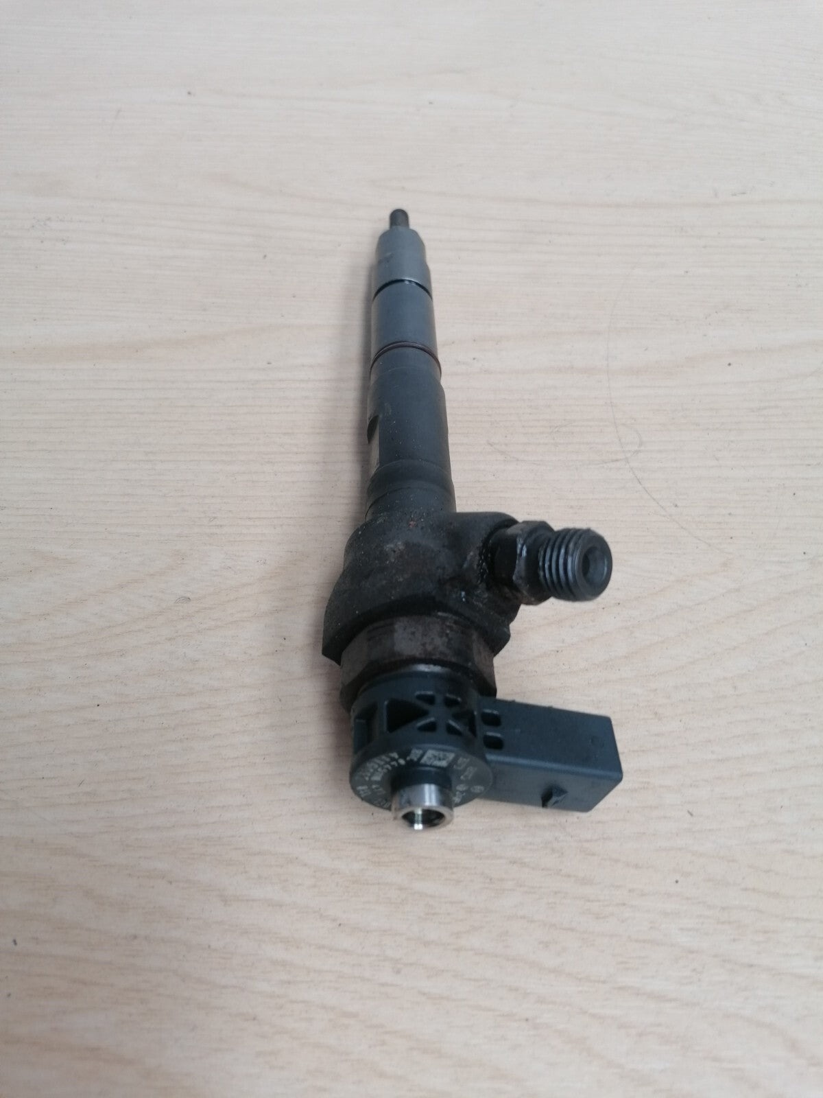 VW GOLF MK7 1.6 DIESEL 2014 FUEL INJECTOR 04L130277G Warranty A028 - Image 9