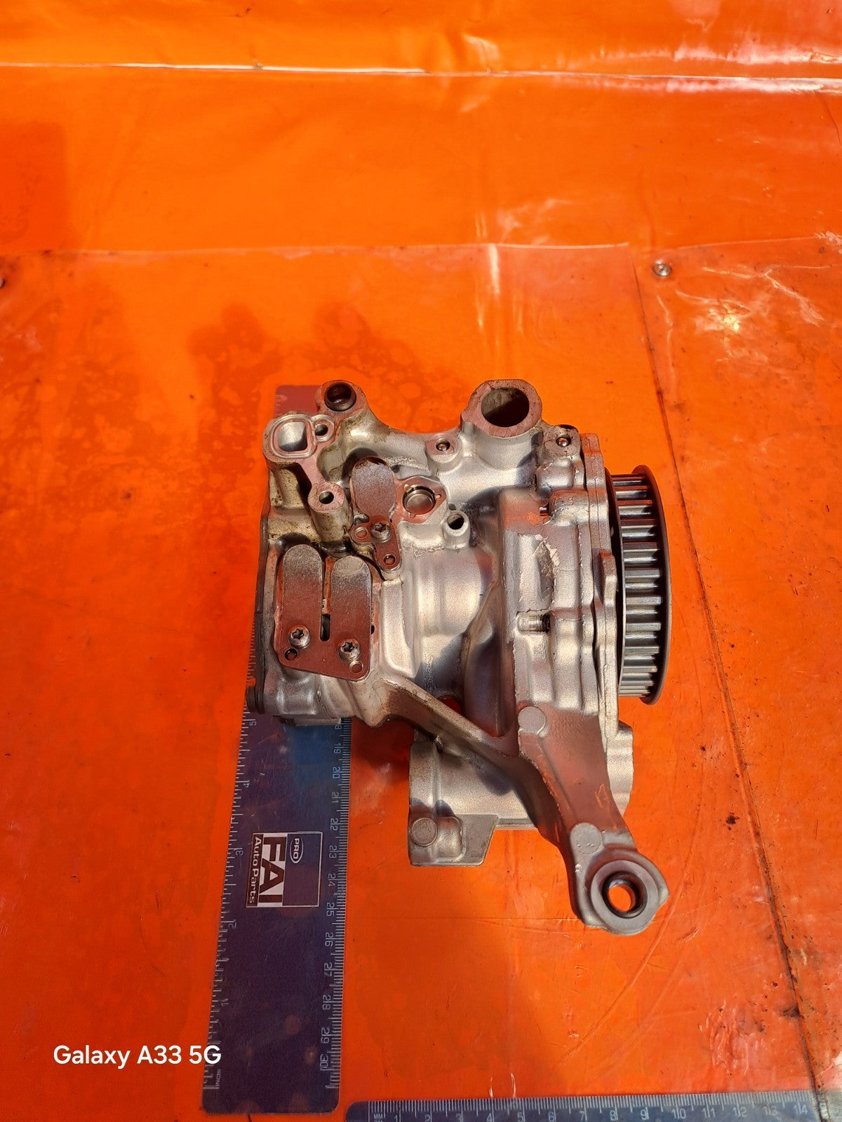 2016 Audi Q5 8R 2.0TDI Engine Oil Pump 04L145208AA Warranty A152 - Image 2