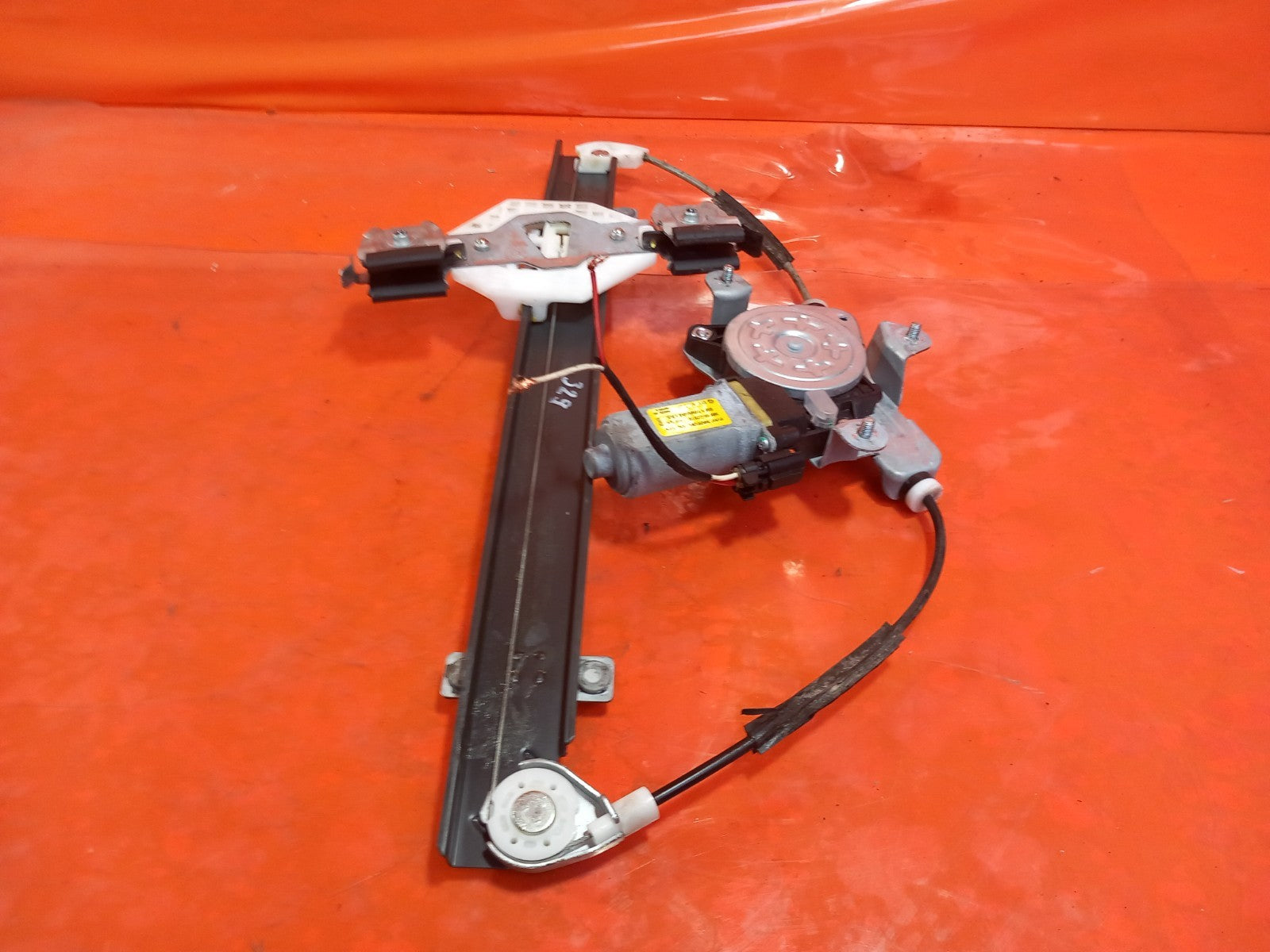 2018 Ssangyong Korando ELX Window Regulator Motor Front Left 98810-CZ010 A329 - Image 3