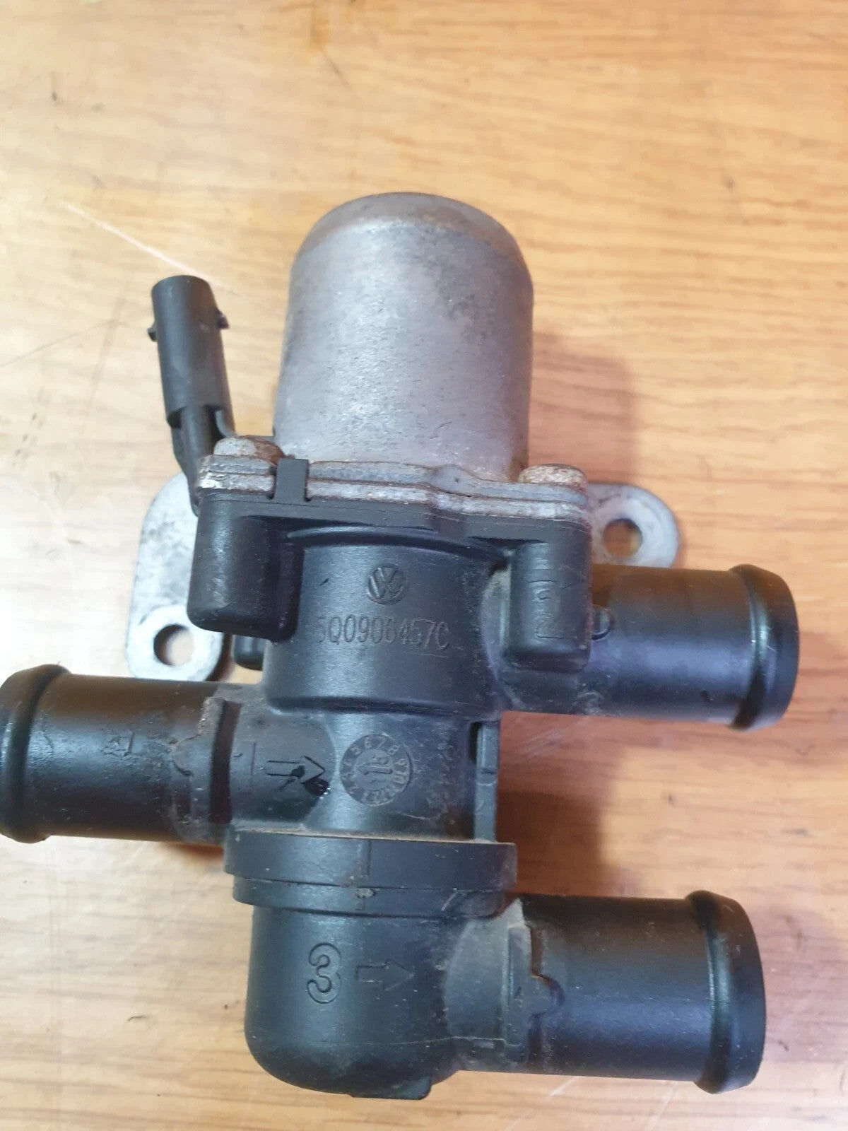 ebay-src:https://i.ebayimg.com/00/s/mtywmfgxmjaw/z/~eiaaeswecpqhym2/$_57.jpg