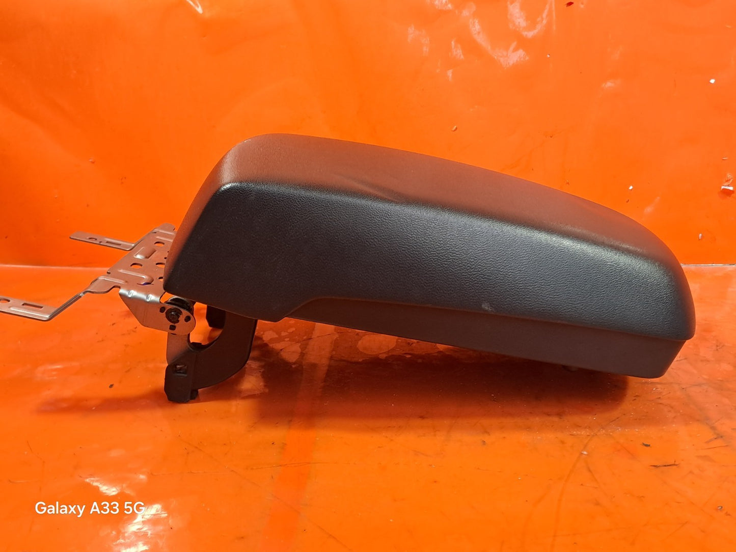 ✅SSANGYONG RODIUS TURISMO 2.2 DIESEL 2017 CENTRE CONSOLE ARMREST A286 - Image 4