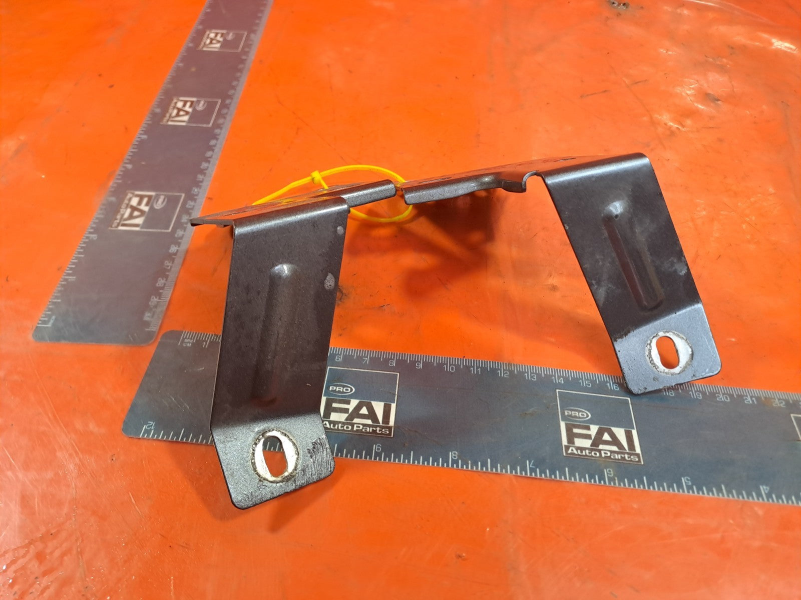 ✅Jaguar I-Pace Ev400 X590 2020 Rear Right & Left Brackets Pair J9D345130AB A375 - Image 4