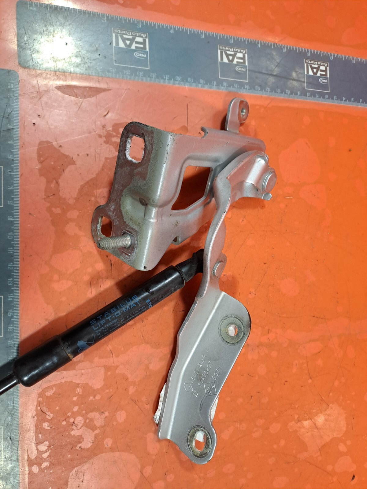 ✅Renault Trafic III Sl27 Sport 2016 1.6 Diesel BONNET HINGE &STRUT &BRACKET A256 - Image 5