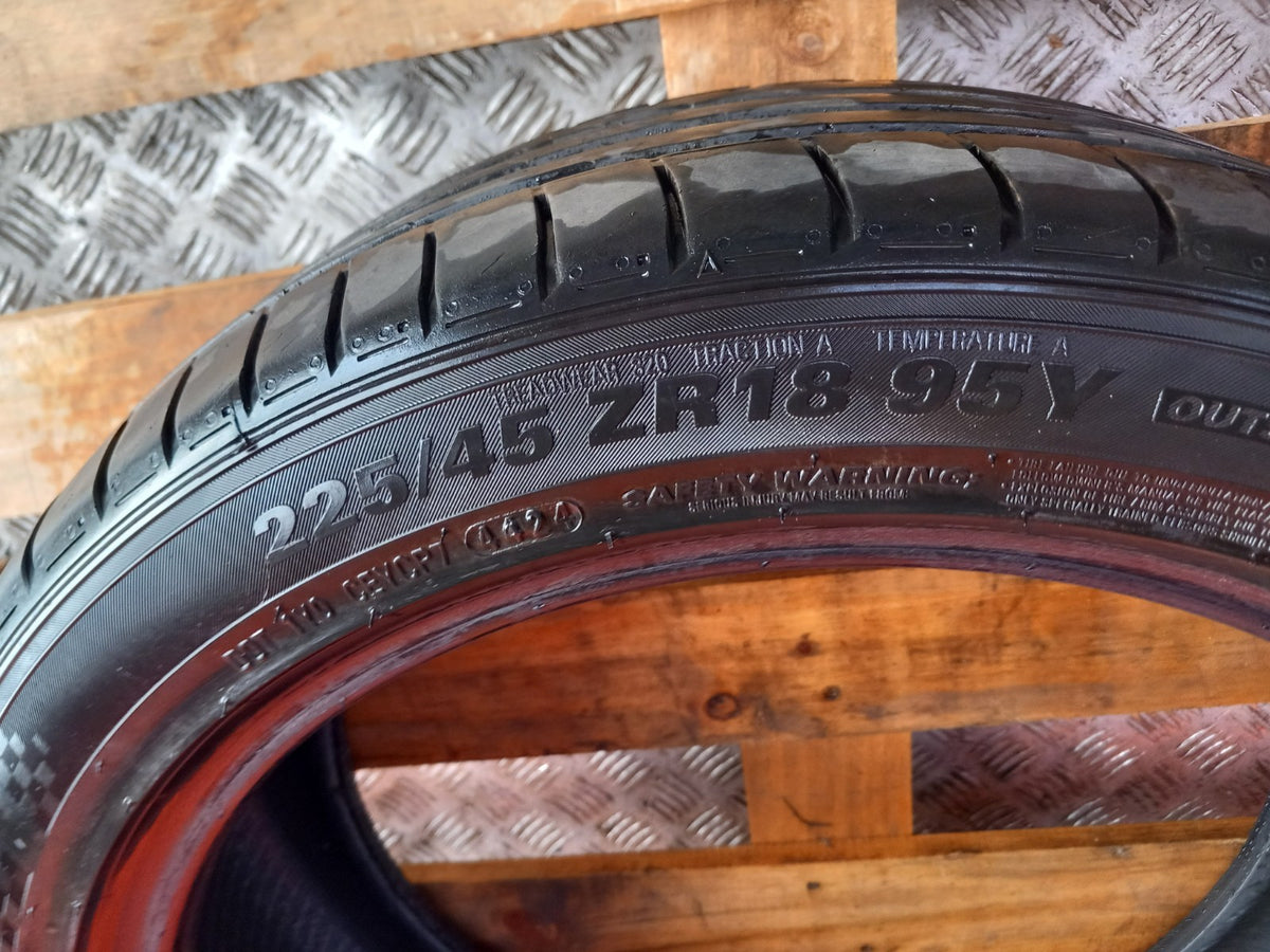 Kumho Ecsta Tyre 225/45 ZR18 6.8 mm Warranty xAA - Image 4