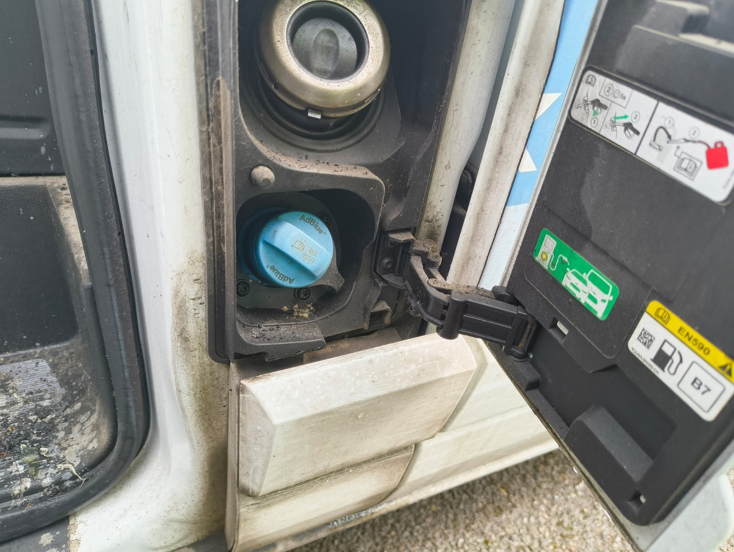 ✅Ford Transit Custom 2.0 Diesel 2021 Fuel Filler Flap Cover White Warranty A390 - Image 10