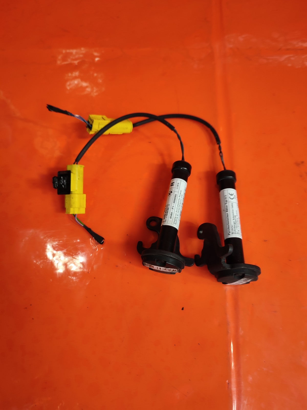 ✅BMW X1 F48 2.0 PETROL 2018 BONNET HINGE ACTUATORS PAIR 0589-P1-000095 Warranty - Image 3