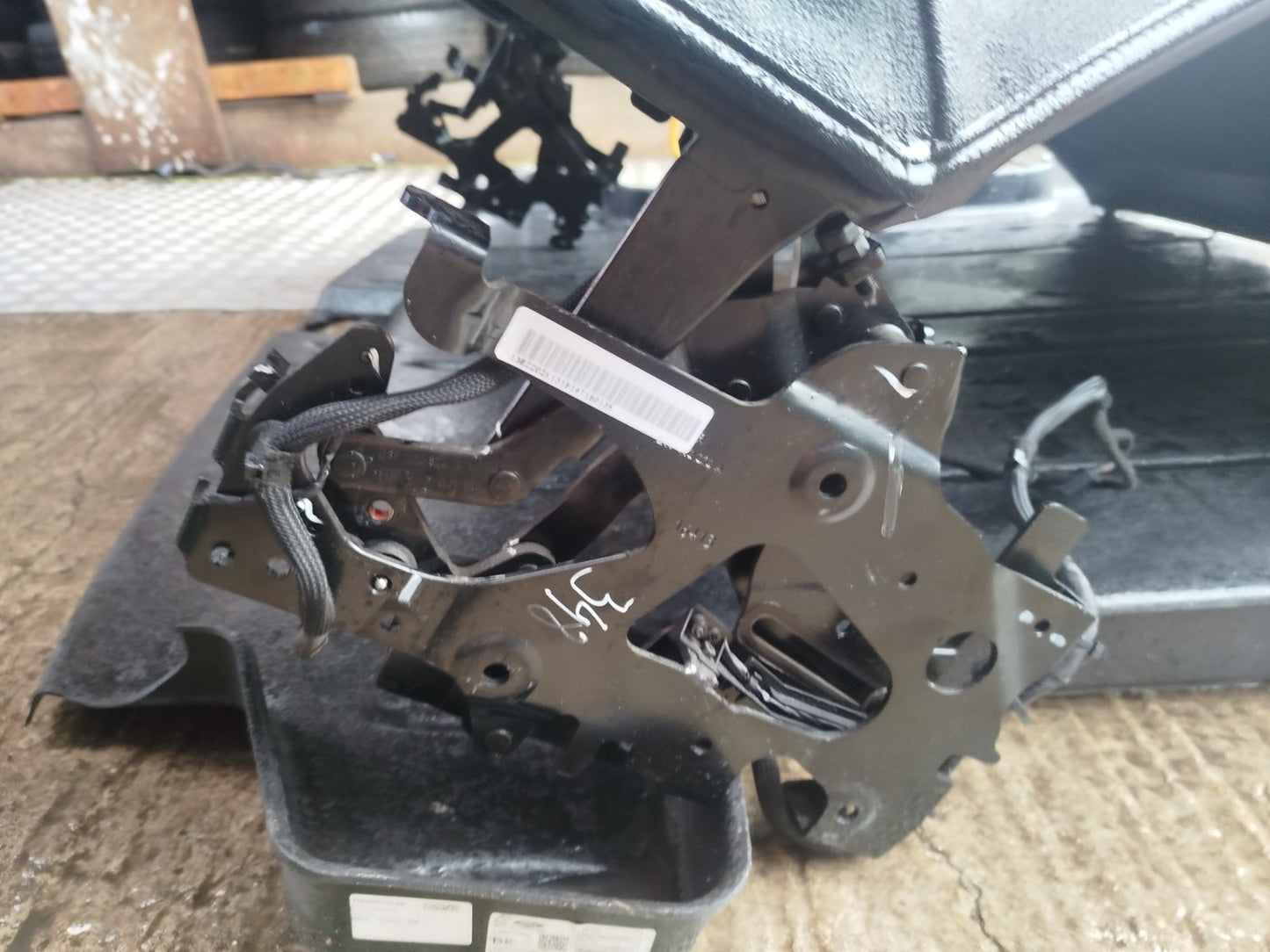 ebay-src:https://i.ebayimg.com/00/s/mtiwmfgxnjaw/z/9mcaaeswmgfpfian/$_57.jpg