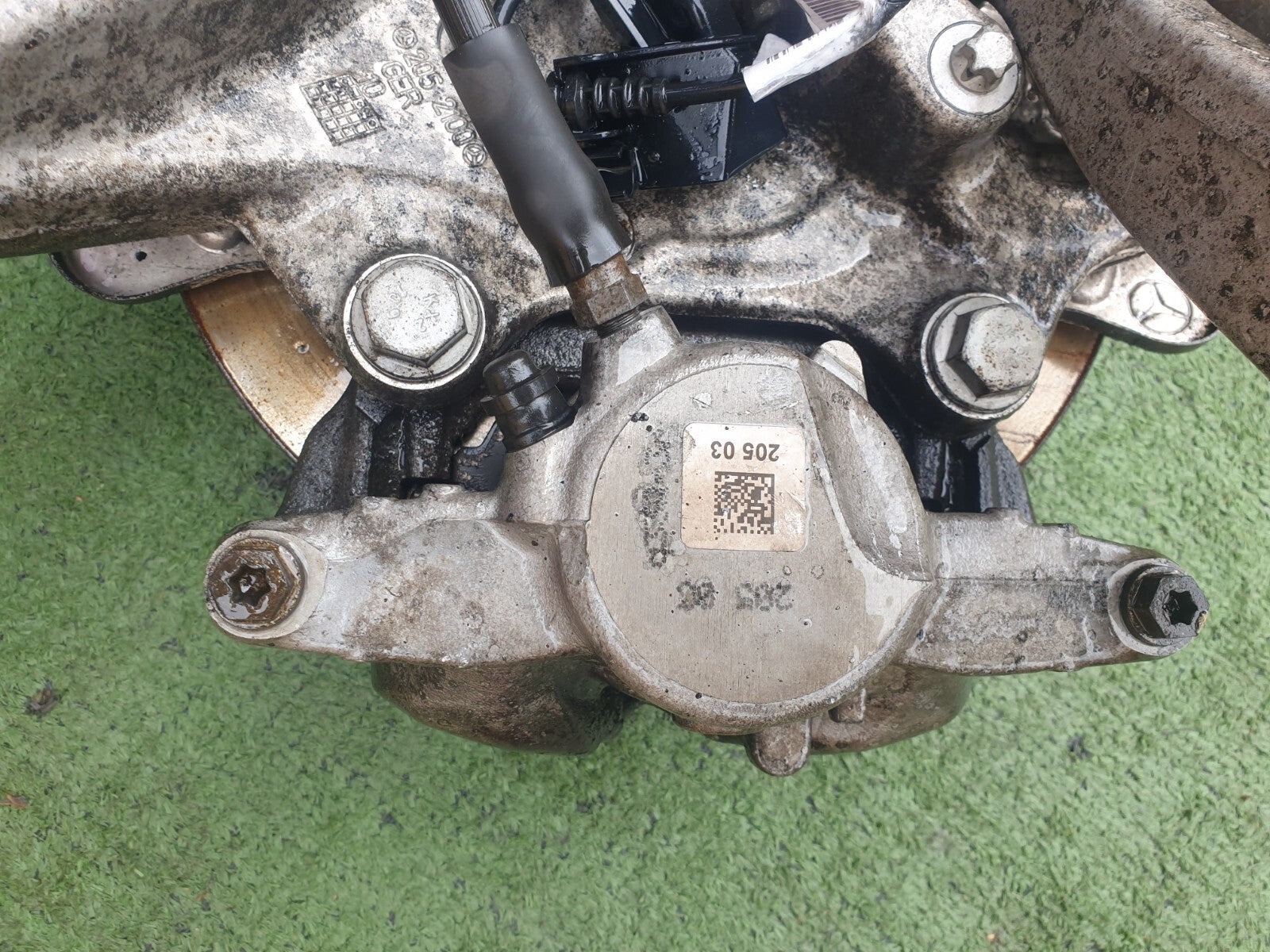 ✅Mercedes C Class W205 2014 Wheel Hub Front Left A2052100 + Warranty A147 - Image 9