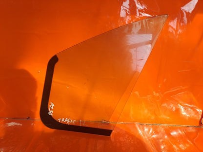 ✅RENAULT TRAFIC MK3 Sl27 1.6 DIESEL 2016 FRONT LEFT DOOR QUARTER WINDOW GLASS - Image 1