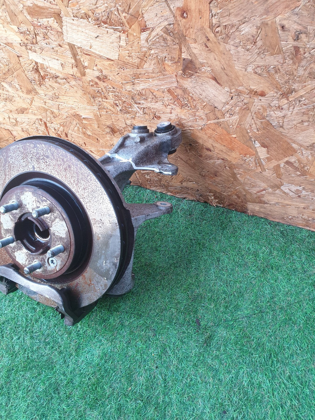 ✅Land Rover Discovery 2.0D 2018 Rear Right Wheel Hub JPLA-5A970-BA Warranty A046 - Image 2