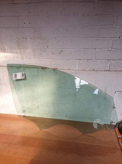 ✅Peugeot 208 2020 FRONT RIGHT DOOR WINDOW GLASS 43R-007951 Warranty A197 - Image 1