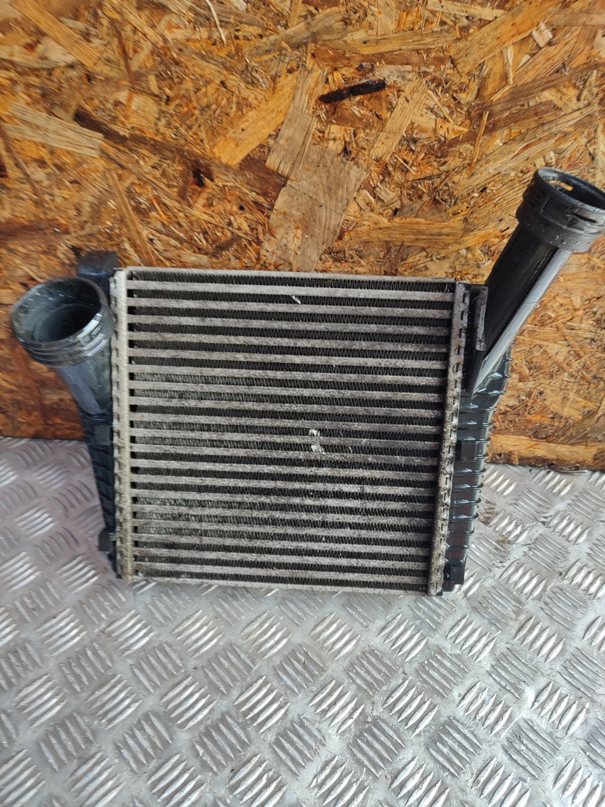 ✅2009 AUDI Q7 4L S LINE RIGHT INTERCOOLER RADIATOR 7L6145804 + WARRANTY - Image 7