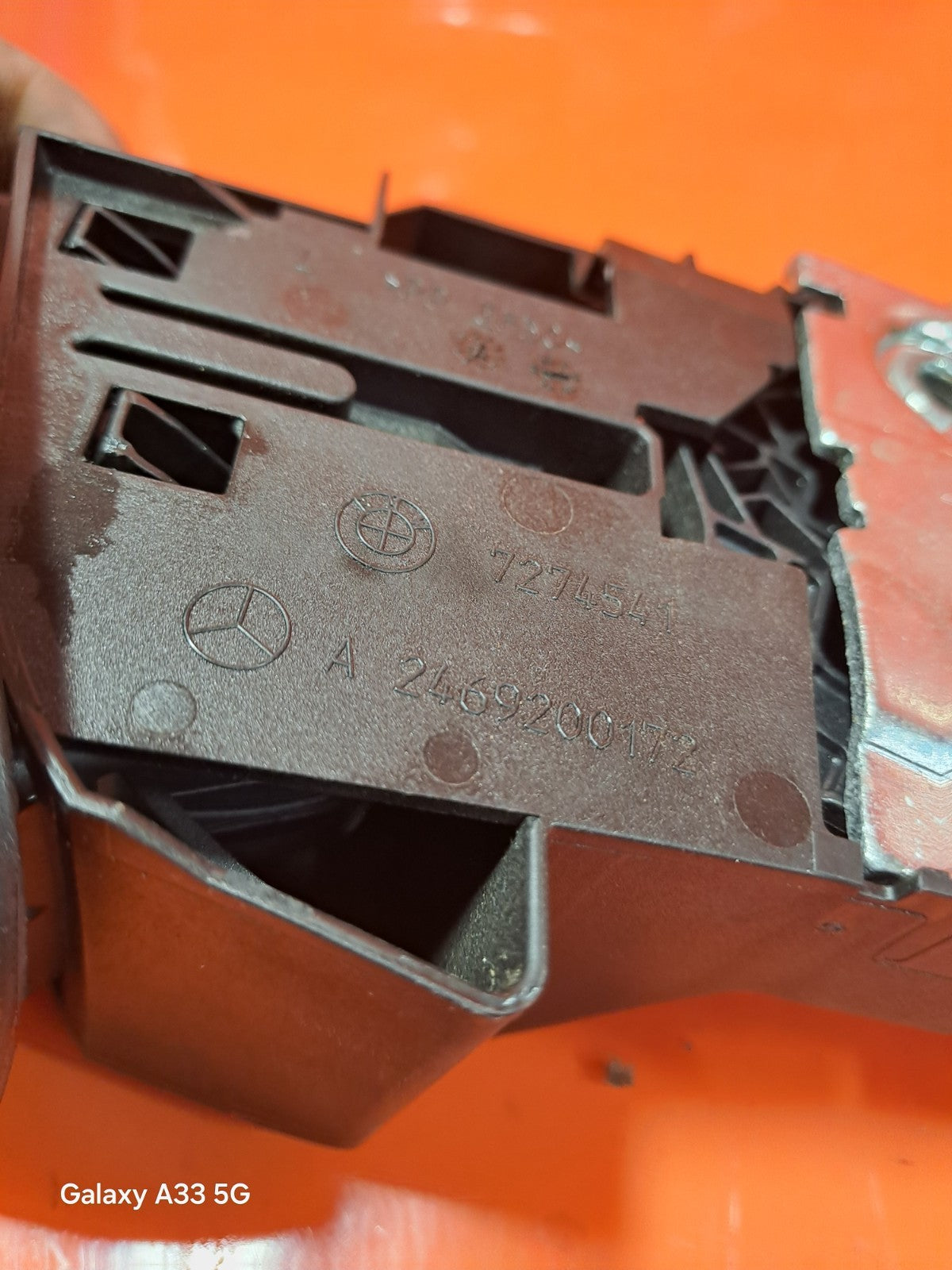 ✅MERCEDES W176 W246 REAR LEFT RIGHT SEAT LOCK SET A2469200172 A2469200272 xAA - Image 7