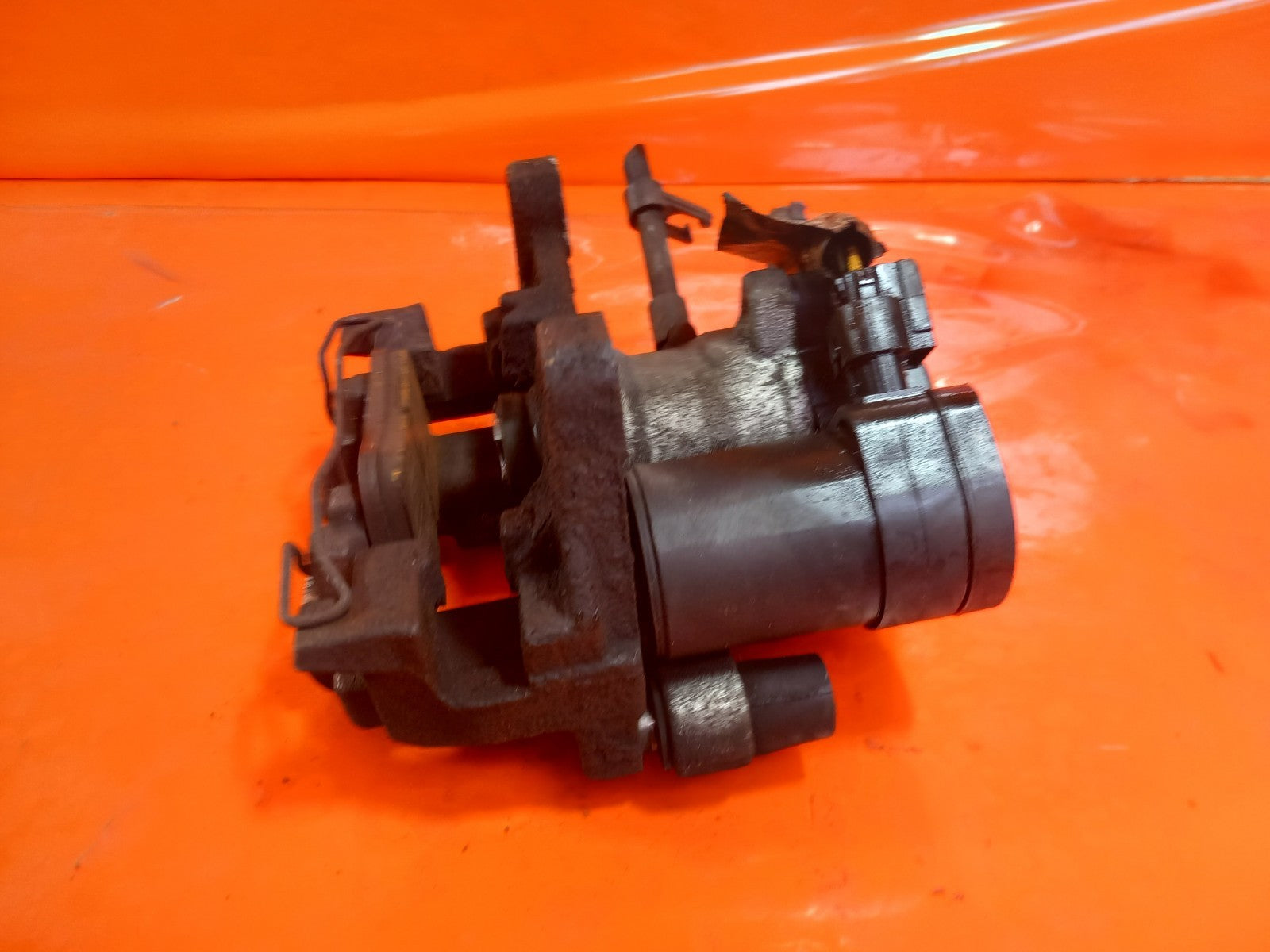 Ford Galaxy Zetec 2.0 Diesel 2019 Rear Right Electric Brake Caliper F2GT2B254BA  - Image 9