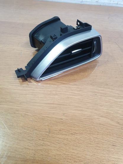 ✅JAGUAR F-PACE X761 3.0 PETROL 2017 DASHBOARD AIR VENT RIGHT HX73018B08AE A196 - Image 12