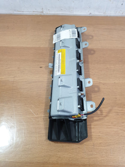 MERCEDES B CLASS W246 1.8 DIESEL 2012 FRONT RIGHT KNEE ARBAG A24686006029 A211 - Image 6