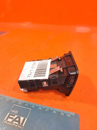 ✅MERCEDES W176 A180 1.6 PETROL 2012 HANDBRAKE RELEASE SWITCH A2469050451 A213 - Image 4