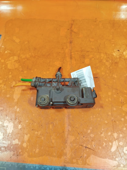 ✅2011 LAND ROVER RANGE ROVER L322 4.4D REAR AIR SUSPENSION VALVE BLOCK RVH500050 - Image 1