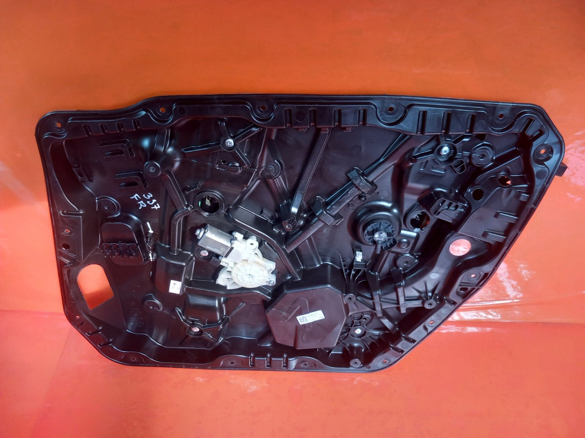 Mercedes W167 450D 3.0 Diesel 2025 Front Right Window Regulator A1677230500 A397 - Image 3