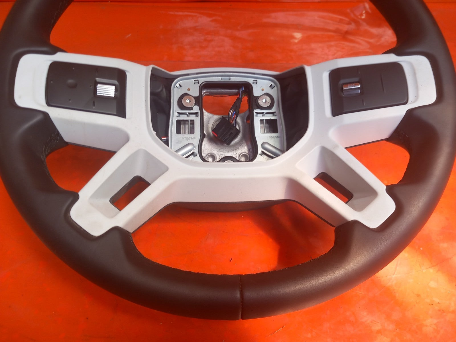 Land Rover Defender L663 3.0 Diesel 2025 Steering Wheel S8B23F563CA8PVJ Warranty - Image 7
