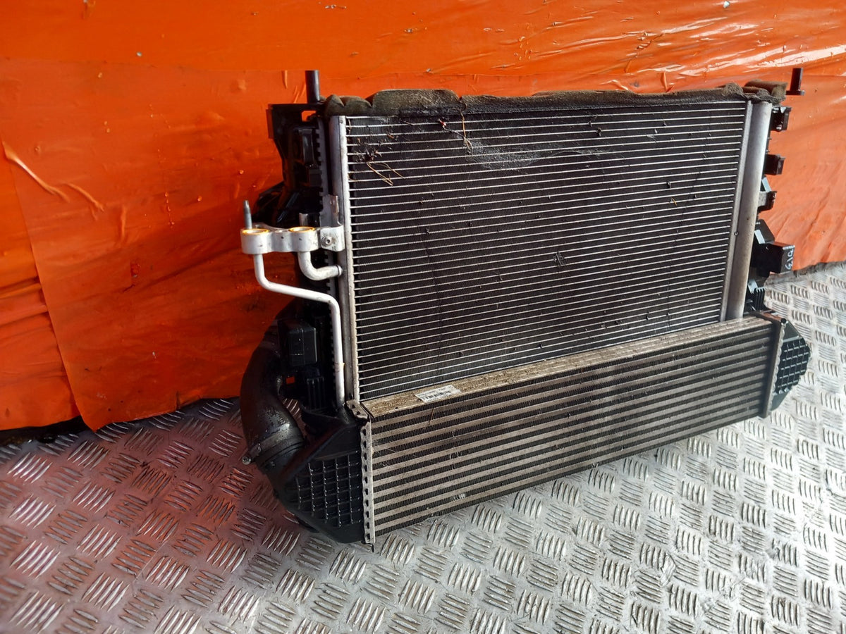 Ford Focus MK3 2.0 Diesel 2013 Radiator Pack 8V619L440AC Warranty A313 - Image 3