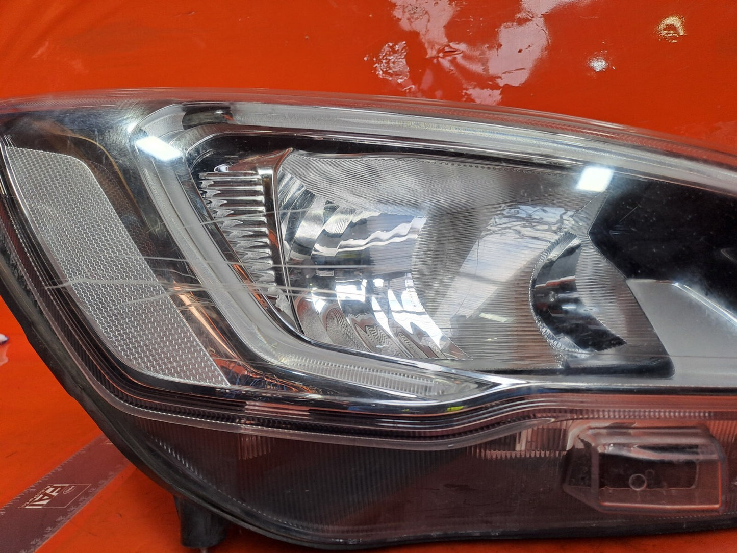 ✅2018-2025 FORD FOCUS MK4 FRONT RIGHT HEADLIGHT JX7B-13W029-BE scratches repair - Image 4