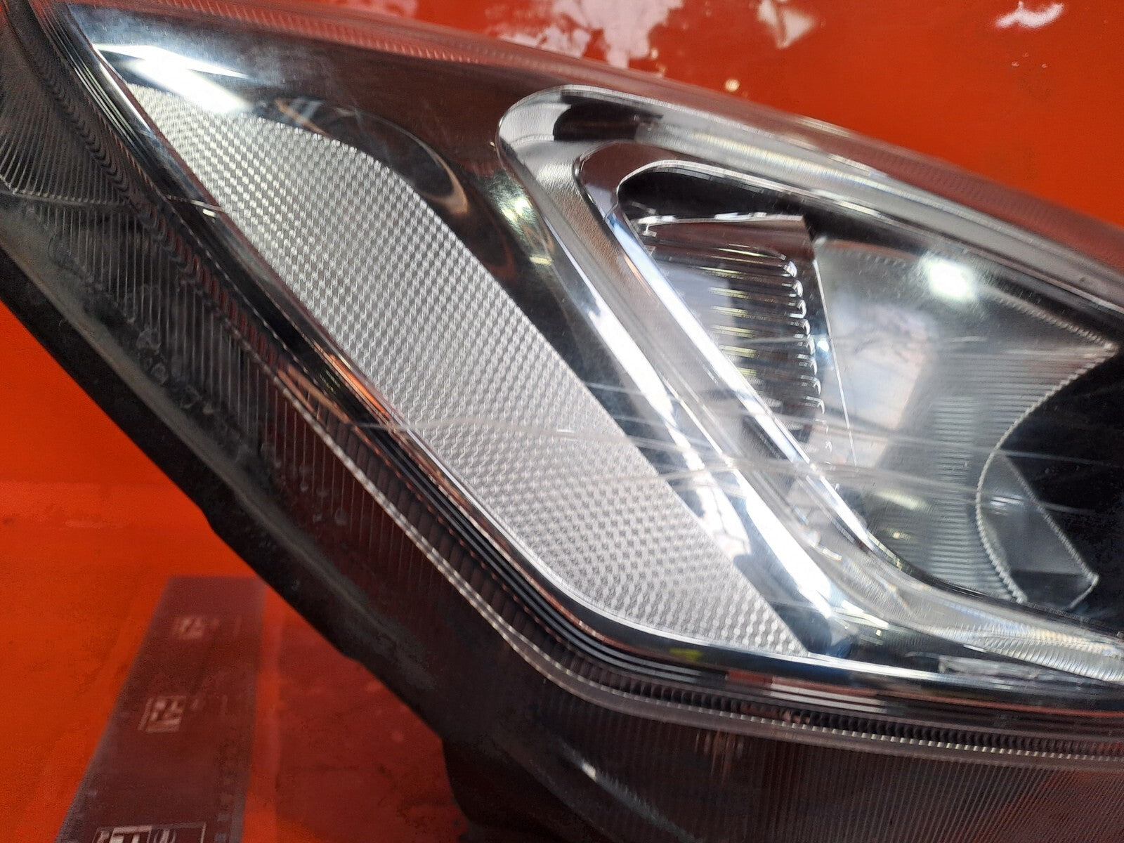 ✅2018-2025 FORD FOCUS MK4 FRONT RIGHT HEADLIGHT JX7B-13W029-BE scratches repair - Image 8