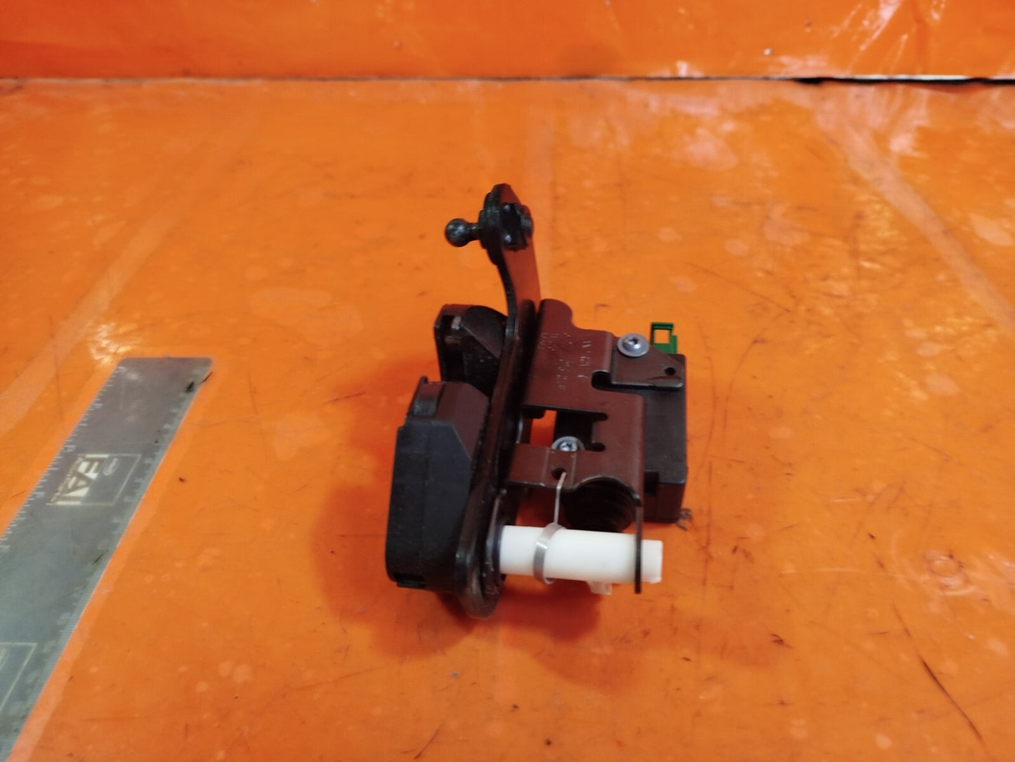 ✅Land Rover Discovery 4 2011 L319 3.0 Diesel LEFT BOOTLID LOCK ACTUATOR 7016049 - Image 5