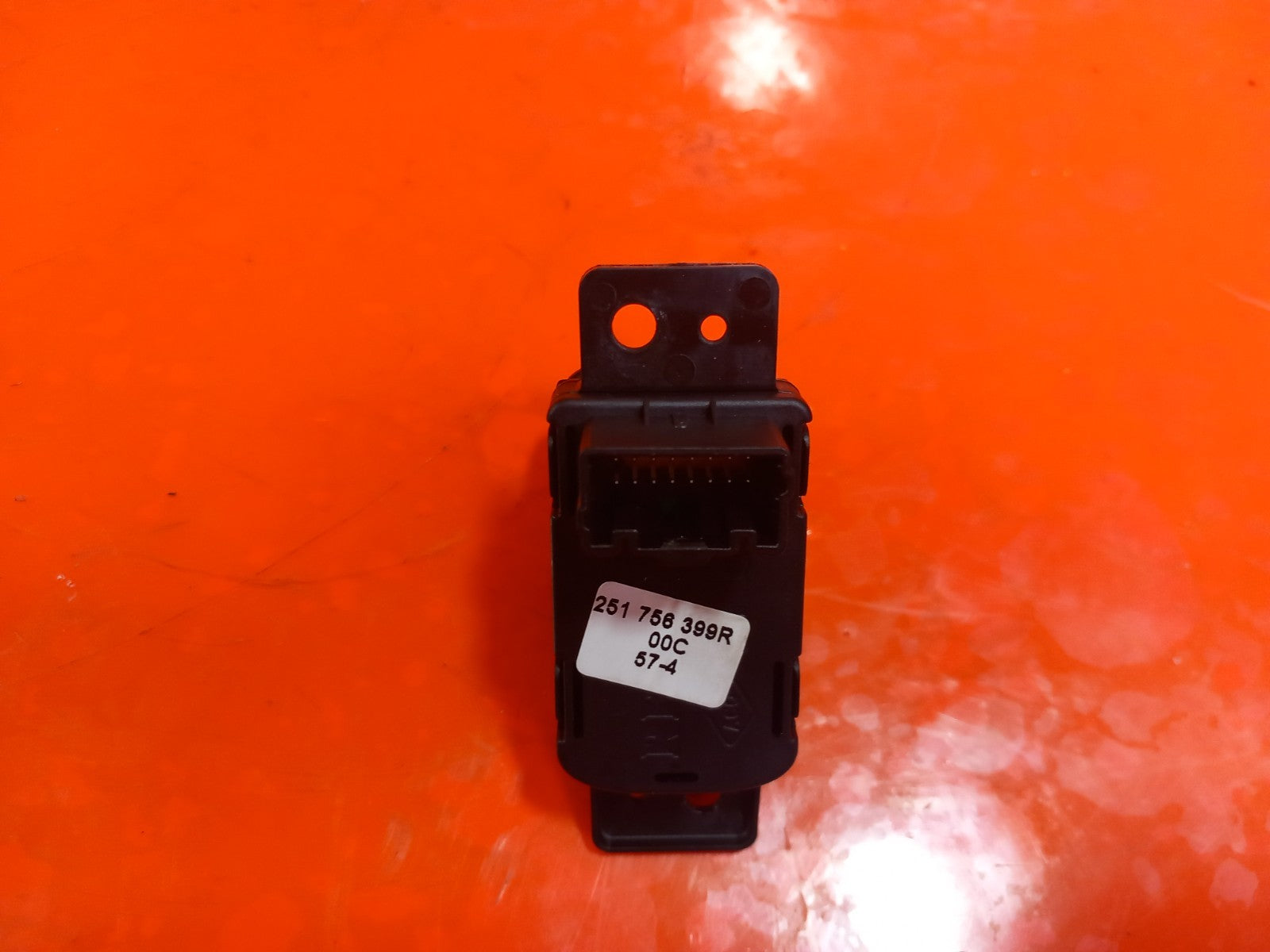 2024 Dacia Jogger Electric Parking Brake Switch 251756399R Warranty A391 - Image 7