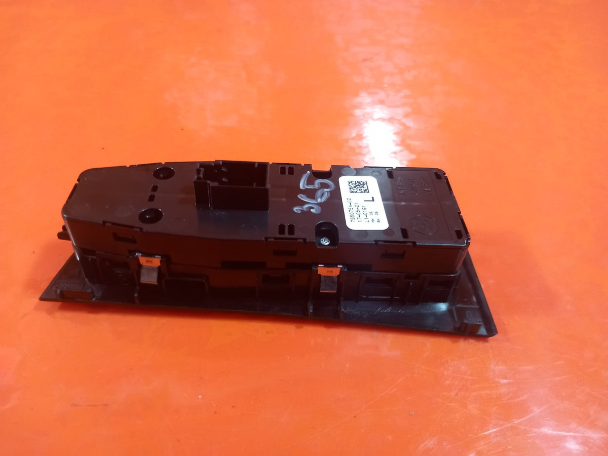 BMW F40 116D 1.5 Diesel 2021 Front Right Door Window Switch 7950754 A365 - Image 11